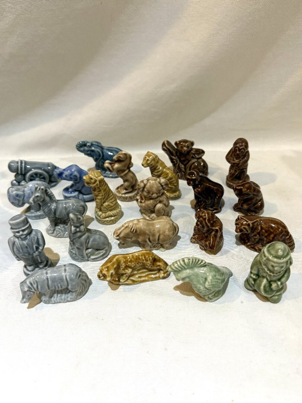 Lot of 22 VTG Wade England Red Rose Tea Miniature Figurines Whimsies Animals